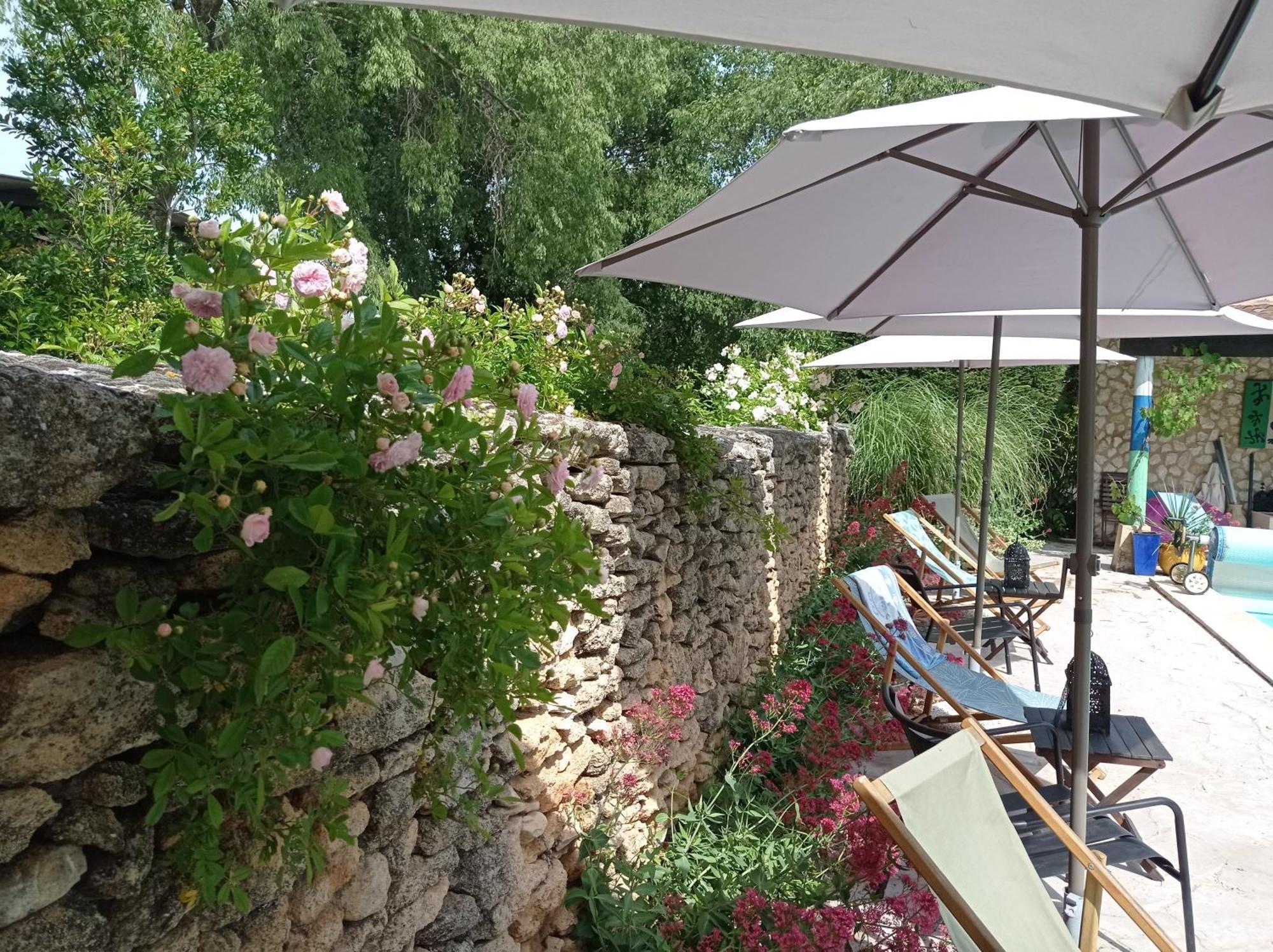 La Bastide De Boisset Bed & Breakfast Argilliers Екстериор снимка